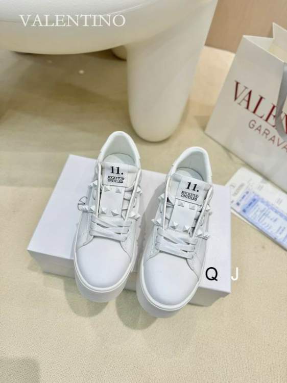 Picture of Valentino Shoes _SKUValentinosz35-450Z050620042